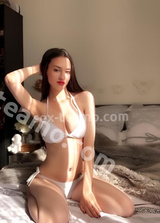 Карина привлекательная девушка из Урень цена от 2500 руб